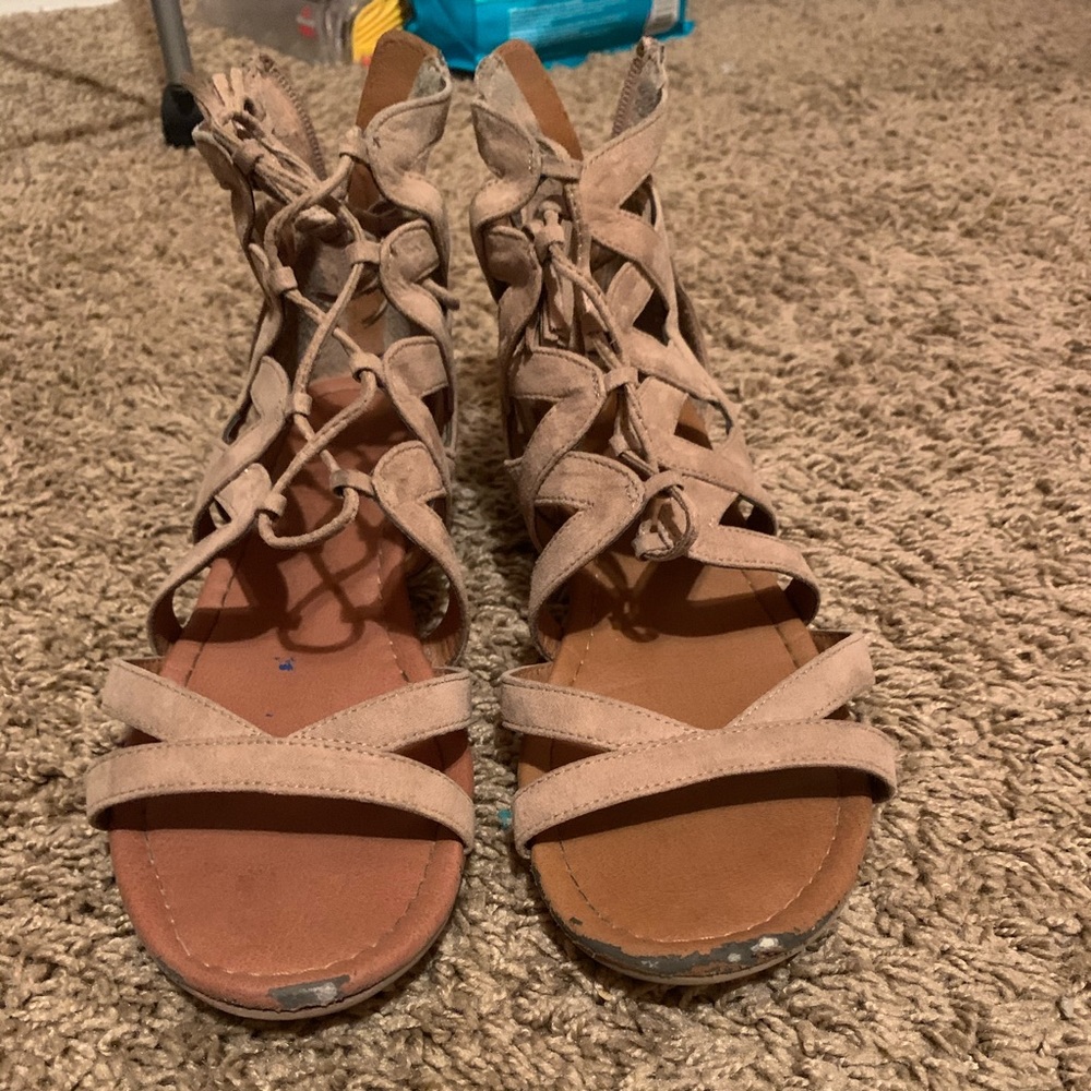 Lace up sandals!